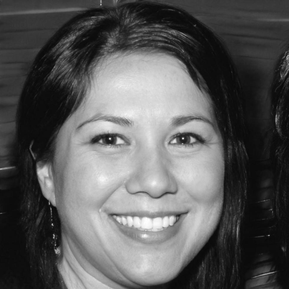 Retrato profesional de instructora especialista en control de gestión