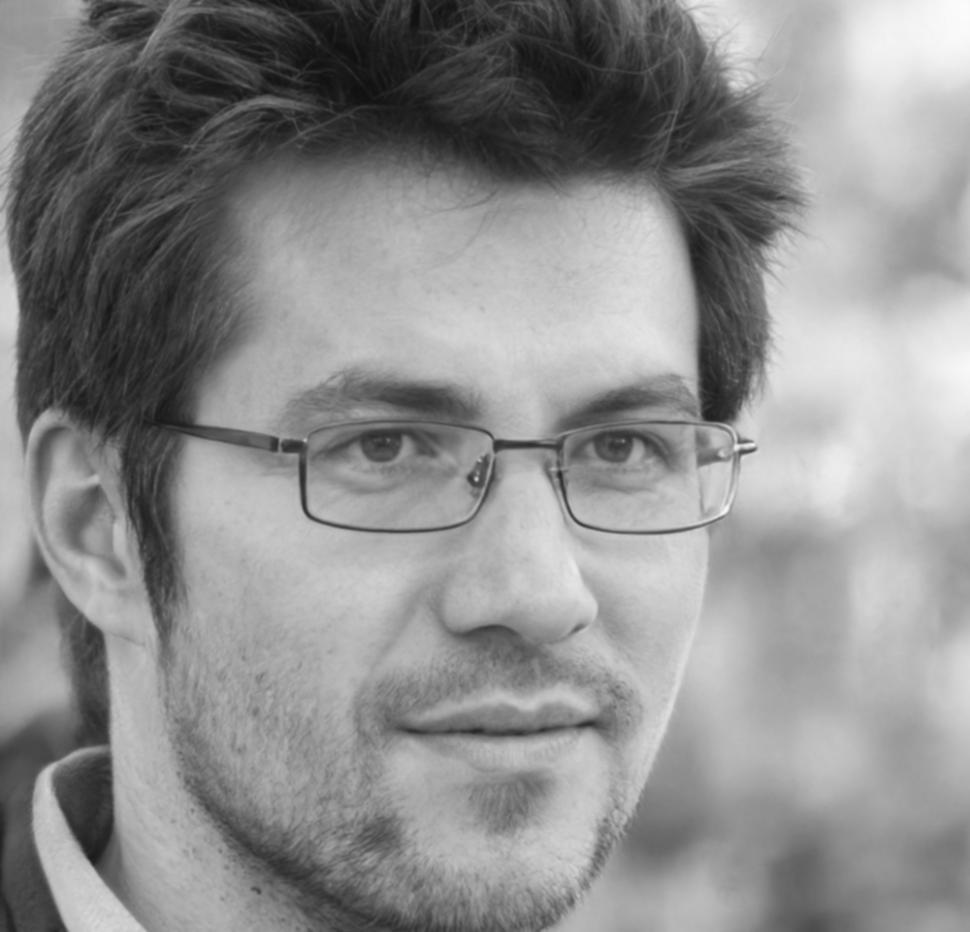 Carlos Mendoza, especialista en análisis financiero